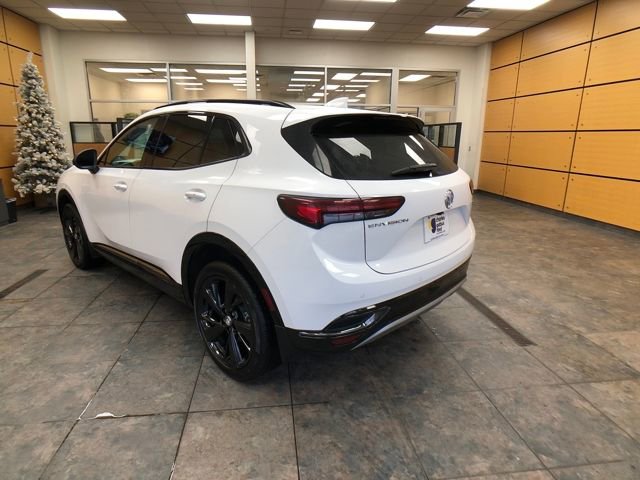 Used 2022 Buick Envision Essence w/ Sport Touring Package image 5