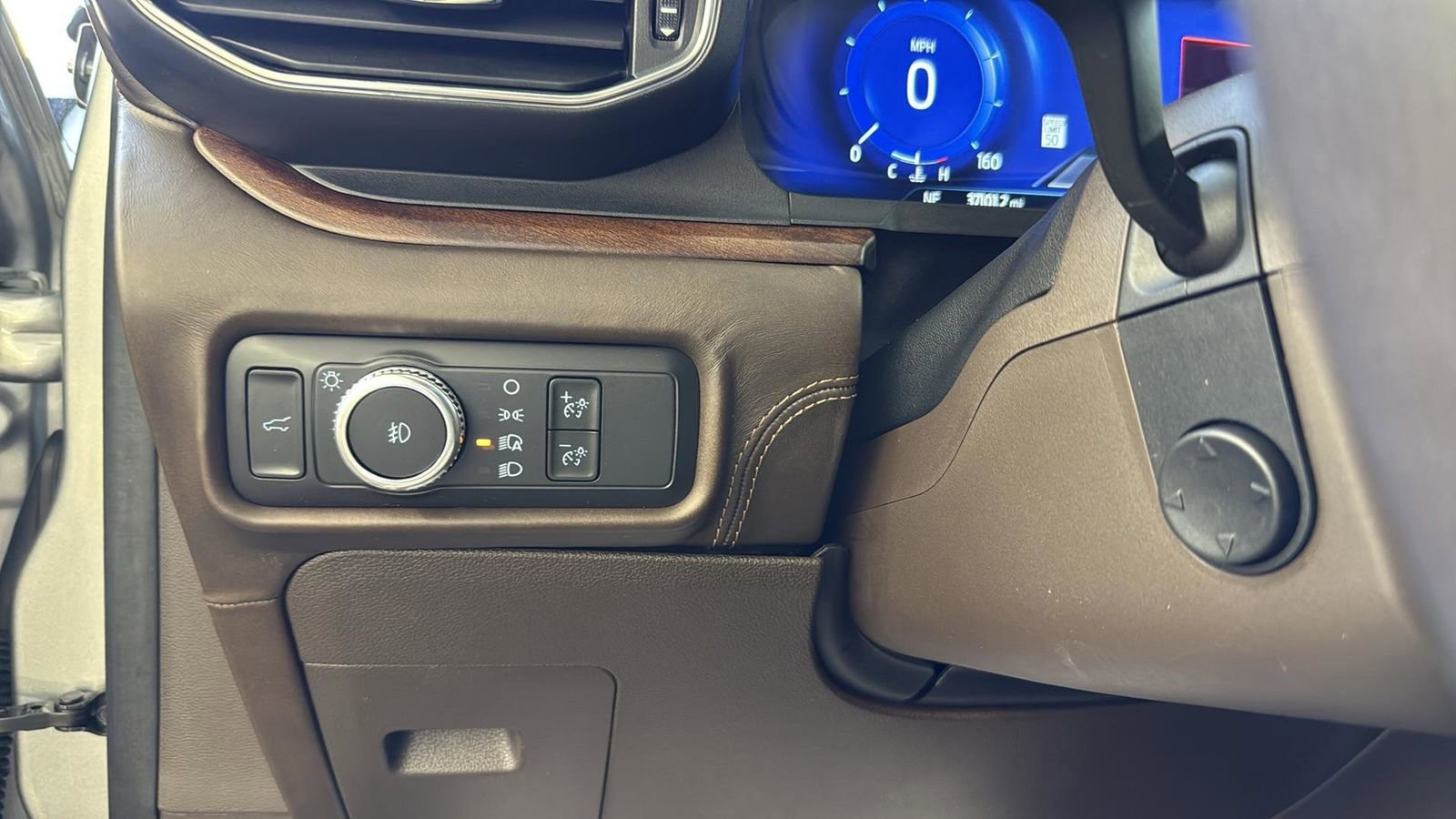 Certified 2022 Ford Explorer King Ranch w/ Premium Technology Package image 18