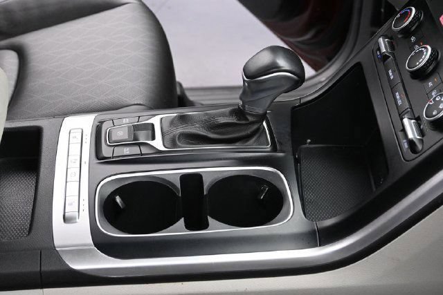 Used 2024 Kia Carnival LX FWD image 6