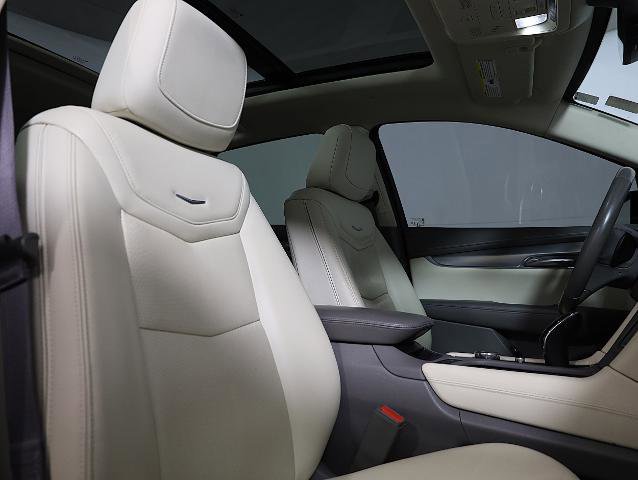 Used 2022 Cadillac XT5 Premium Luxury w/ Technology Package image 9