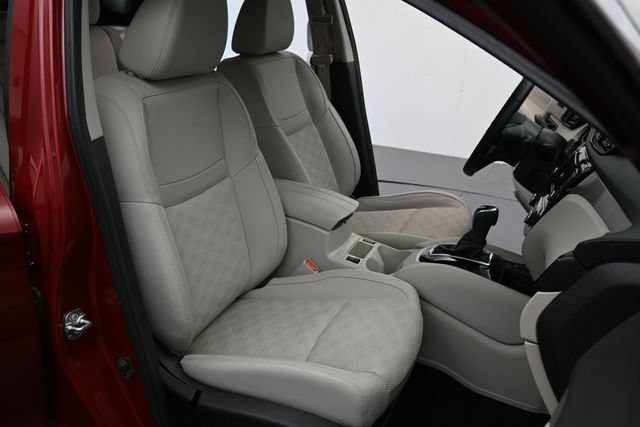 Used 2020 Nissan Rogue Sport SV w/ Technology Package FWD image 29