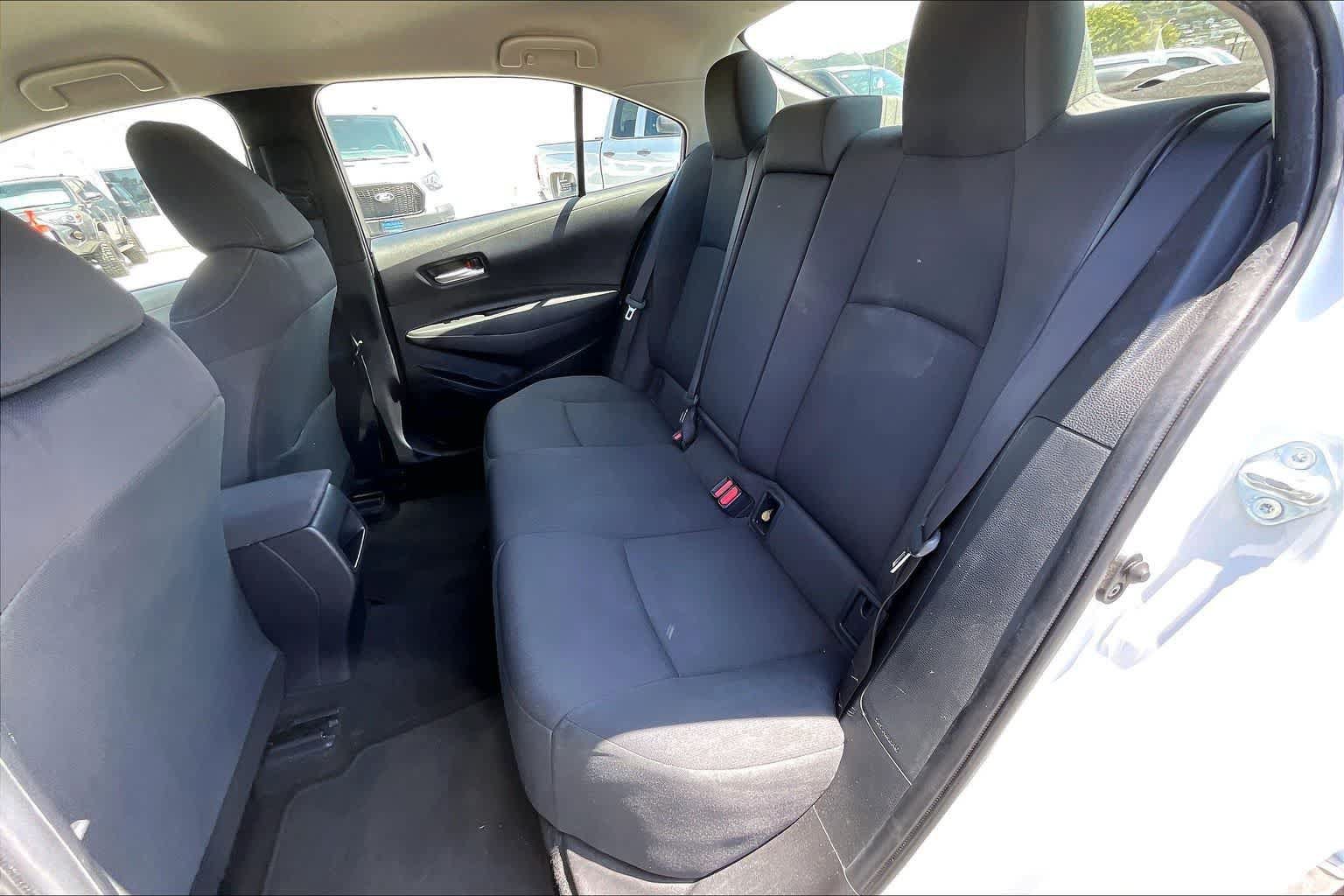 Used 2021 Toyota Corolla LE FWD image 29