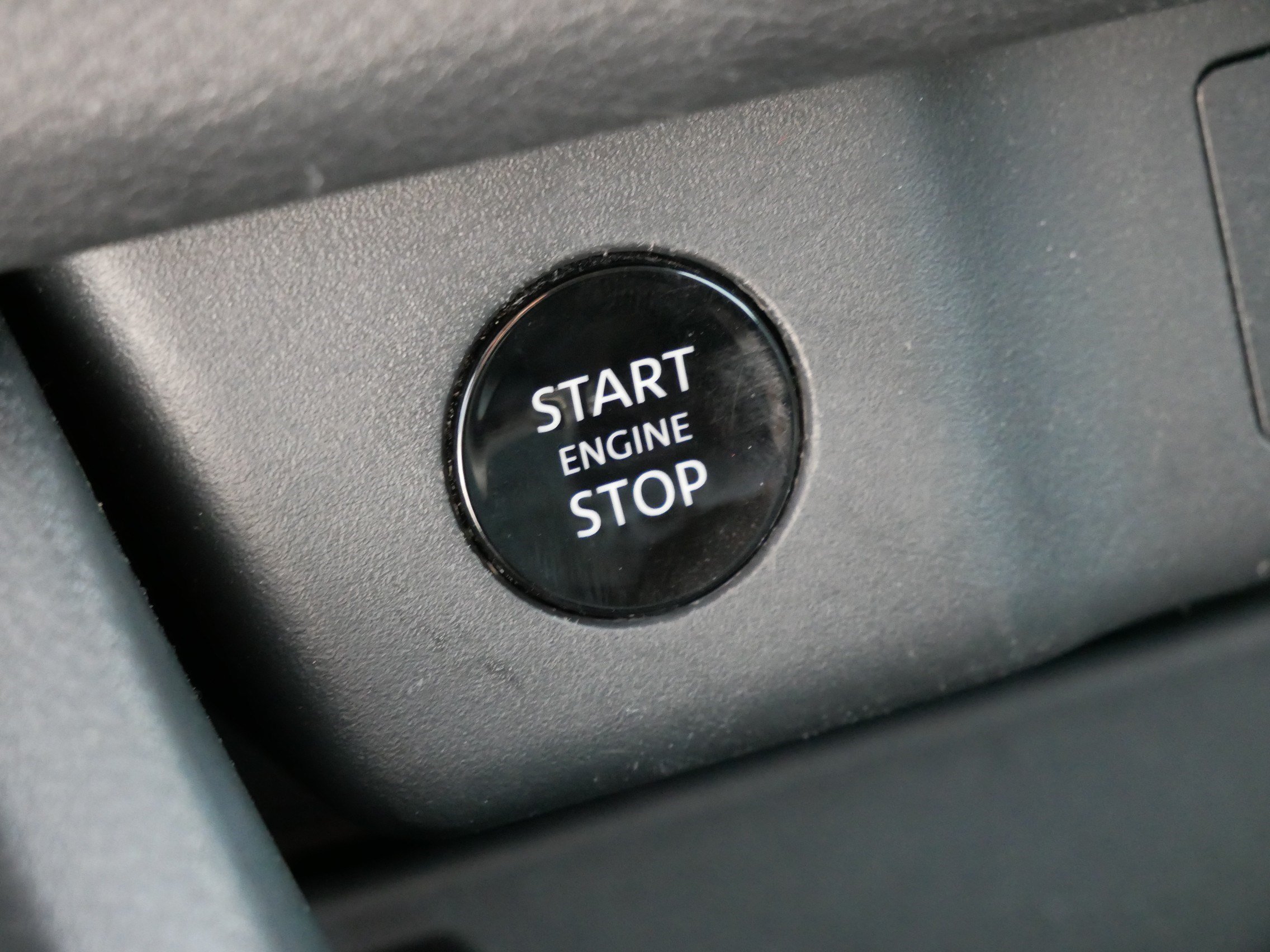 Used 2024 Nissan Rogue S AWD/4WD image 30