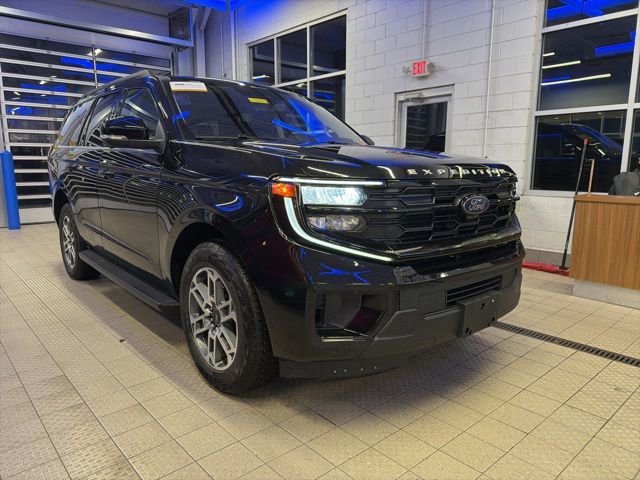Certified 2025 Ford Expedition Active image 2