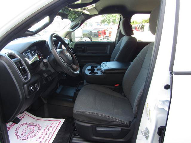 Used 2024 RAM 3500 Tradesman w/ Chrome Appearance Group AWD/4WD image 18