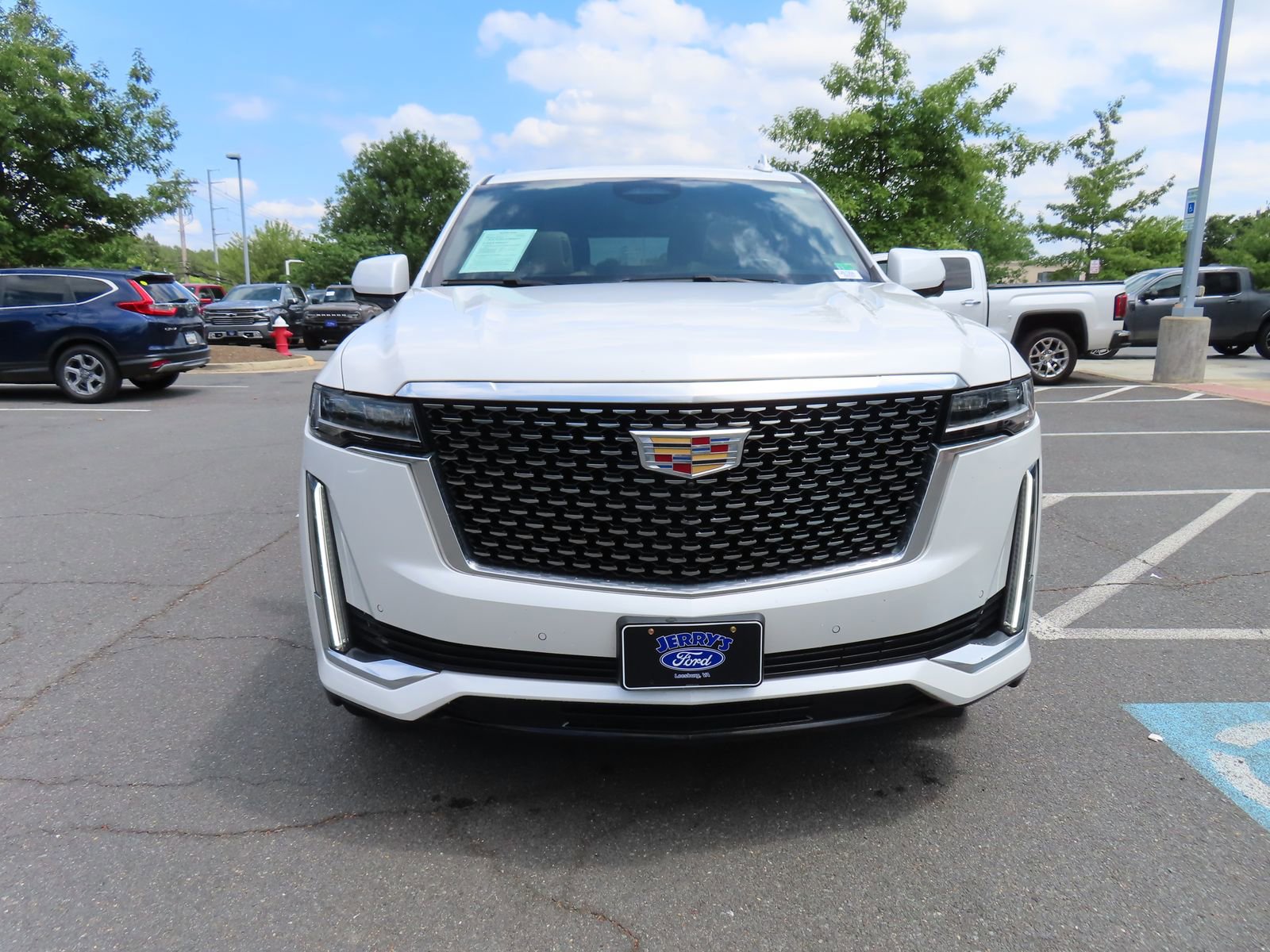 Used 2021 Cadillac Escalade Premium Luxury w/ Performance Package AWD/4WD image 2