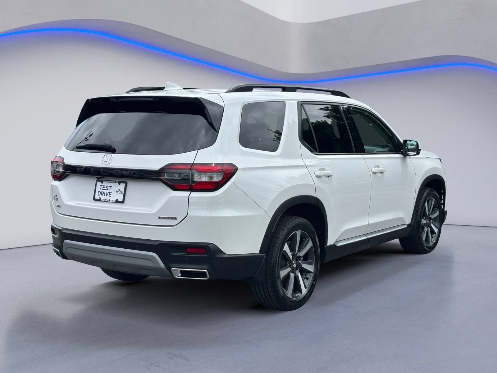 Used 2024 Honda Pilot Touring image 3