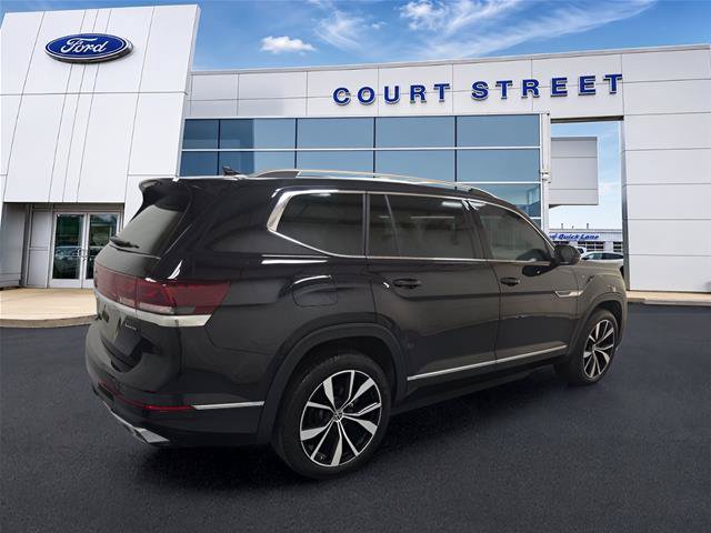 Used 2024 Volkswagen Atlas SEL Premium R-Line AWD/4WD image 2