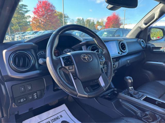 Used 2020 Toyota Tacoma TRD Off-Road AWD/4WD image 16