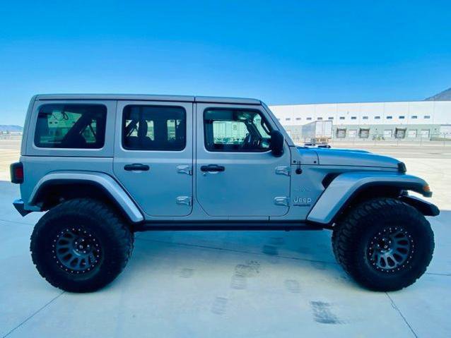 Used 2019 Jeep Wrangler Unlimited Sahara w/ Uconnect 4C Nav & Sound Group AWD/4WD image 3