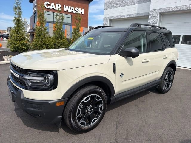 Certified 2025 Ford Bronco Sport Outer Banks w/ Outer Banks Tech Package+ AWD/4WD image 9
