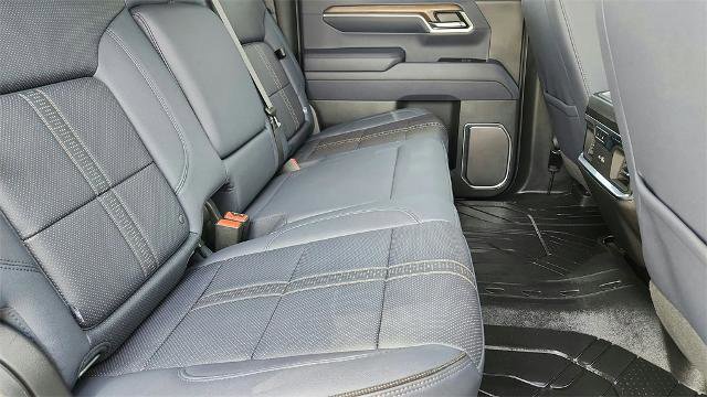 Used 2025 Chevrolet Silverado 1500 High Country w/ Technology Package image 40