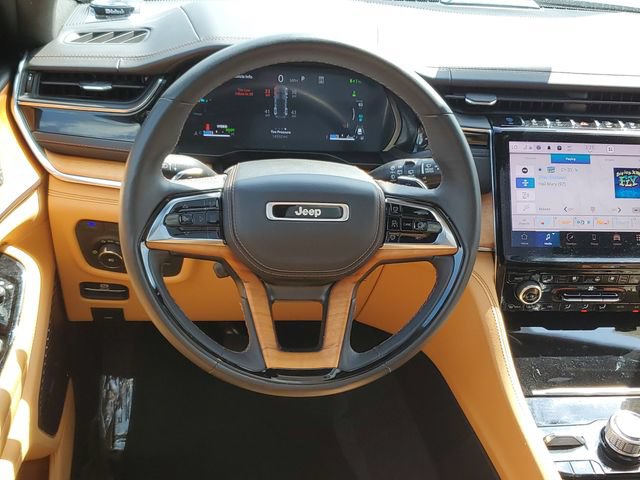 Used 2024 Jeep Grand Cherokee Summit AWD/4WD image 11