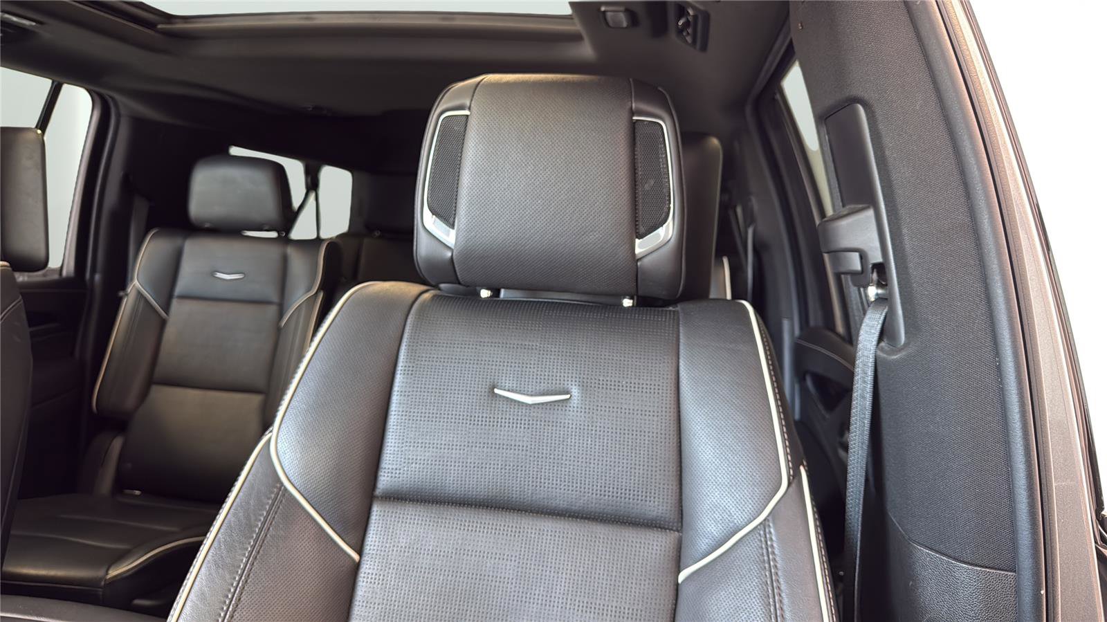Used 2021 Cadillac Escalade ESV Sport w/ Driver Assist Tech Package AWD/4WD image 27