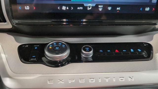 Certified 2025 Ford Expedition Active AWD/4WD image 27