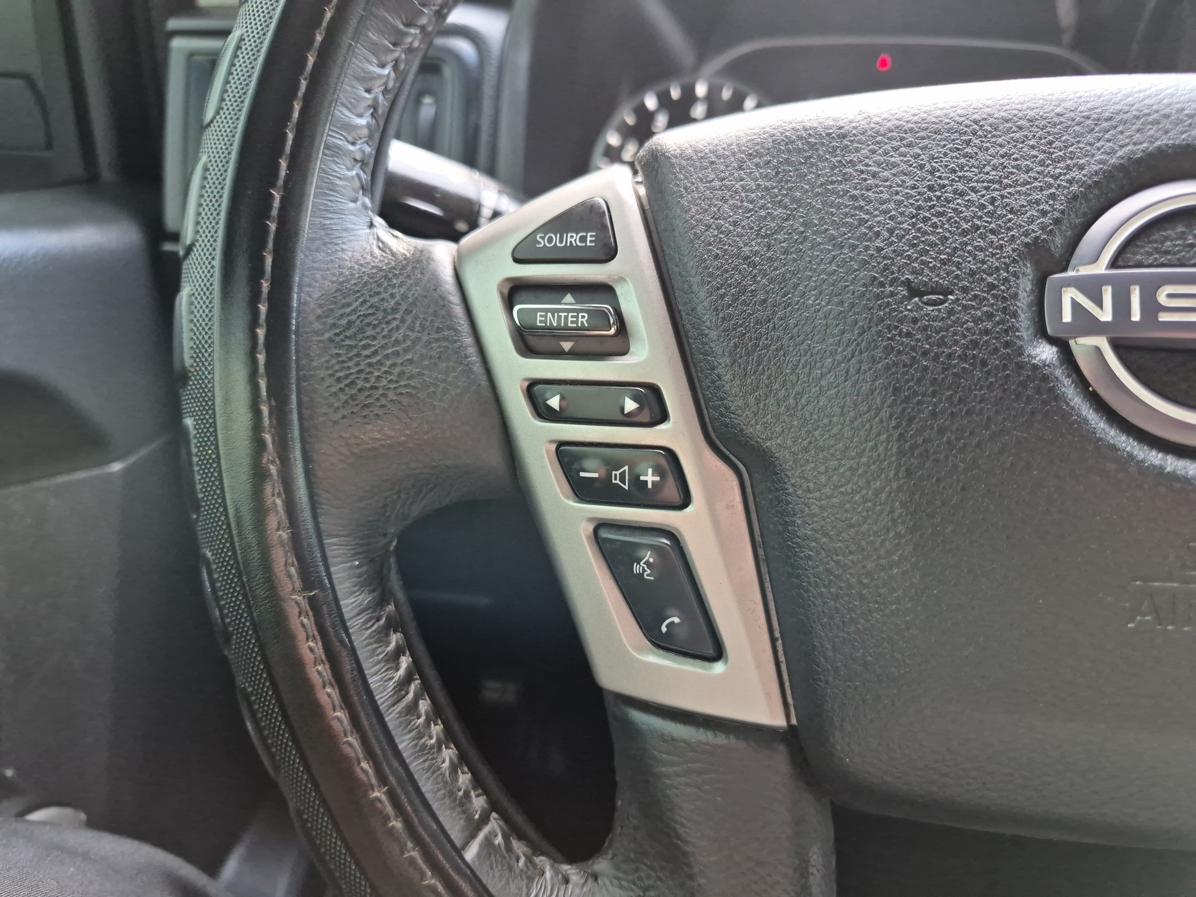 Used 2023 Nissan Titan SV w/ SV Convenience Package AWD/4WD image 27