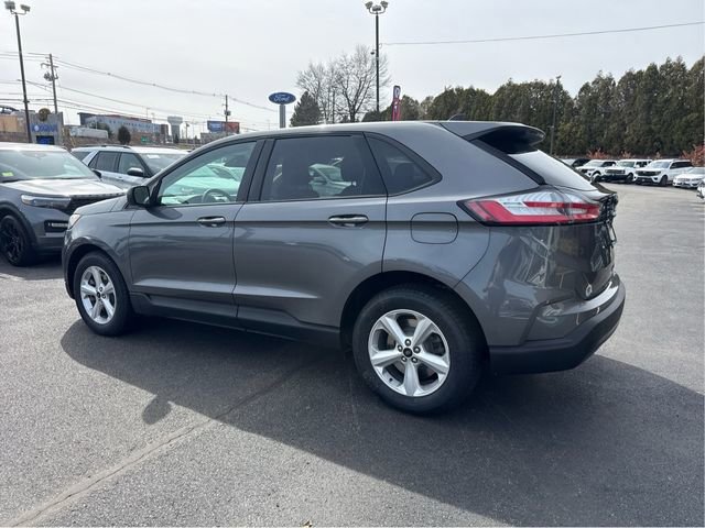 Certified 2024 Ford Edge SE image 3