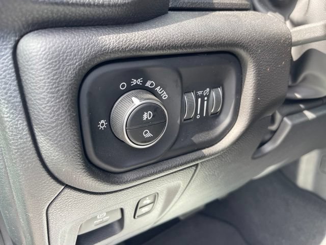 Used 2025 RAM 1500 Laramie AWD/4WD image 15