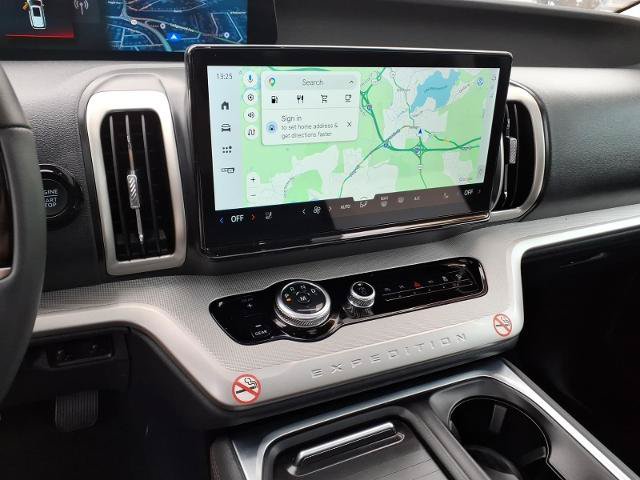 Certified 2025 Ford Expedition Active AWD/4WD image 9
