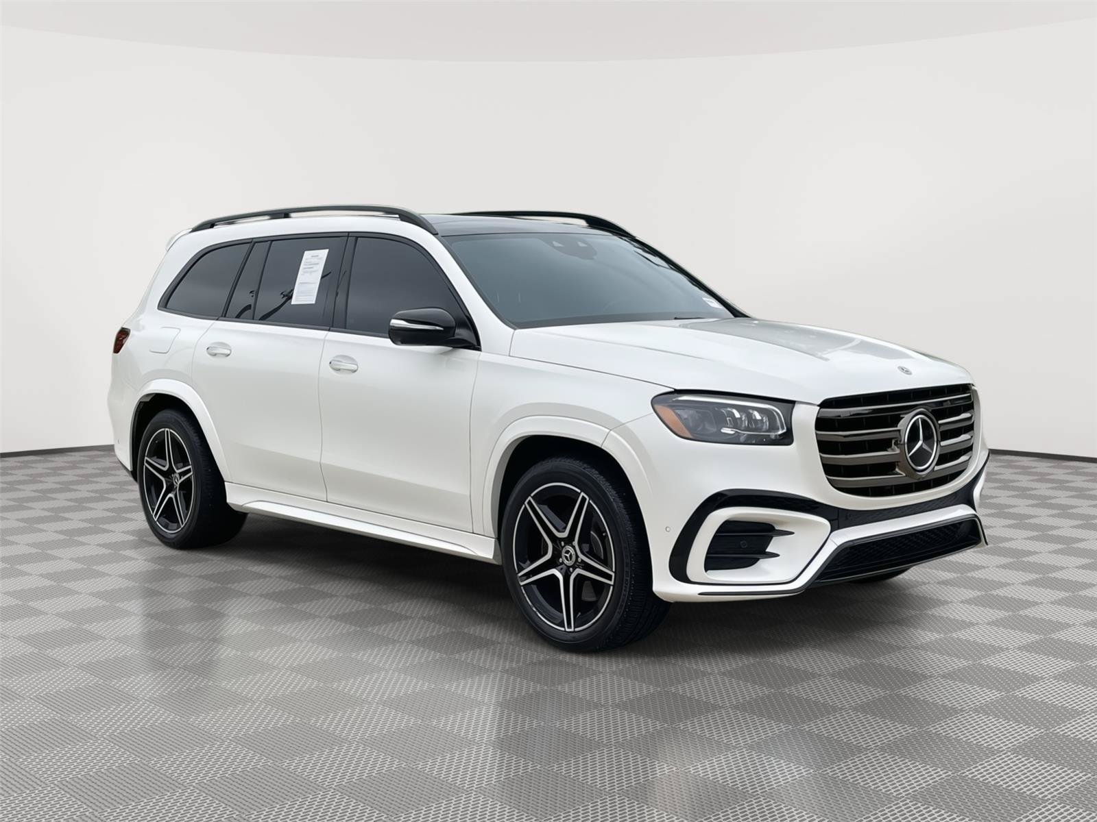 Used 2024 Mercedes-Benz GLS 450 4MATIC image 5