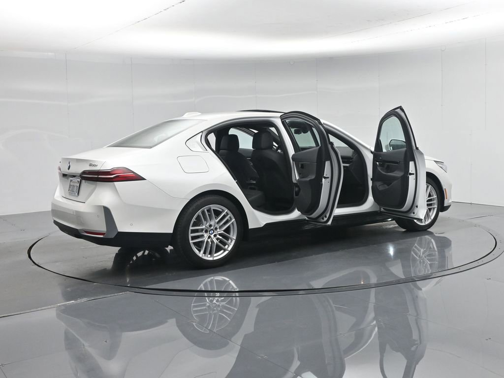 Used 2025 BMW 530i xDrive w/ Premium Package image 36
