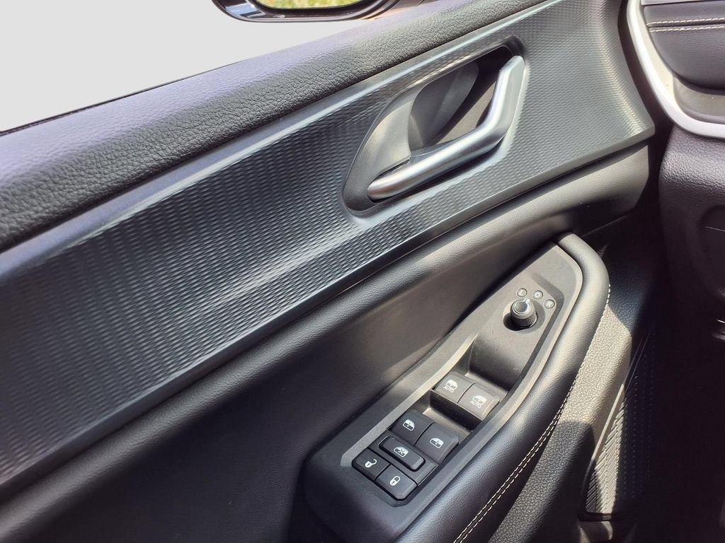 Used 2023 Jeep Grand Cherokee Altitude AWD/4WD image 22