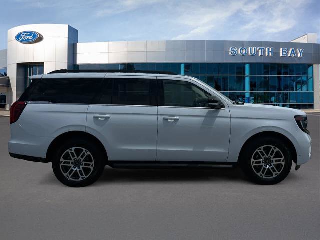 Certified 2025 Ford Expedition Active AWD/4WD image 6