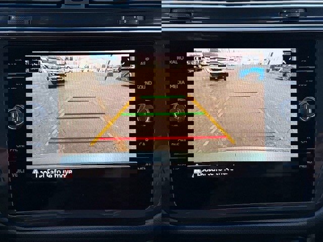 Used 2024 Volkswagen Tiguan SE w/ Panoramic Sunroof Package image 37