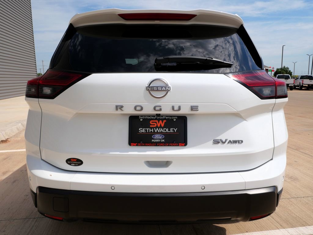 Used 2024 Nissan Rogue SV AWD/4WD image 5