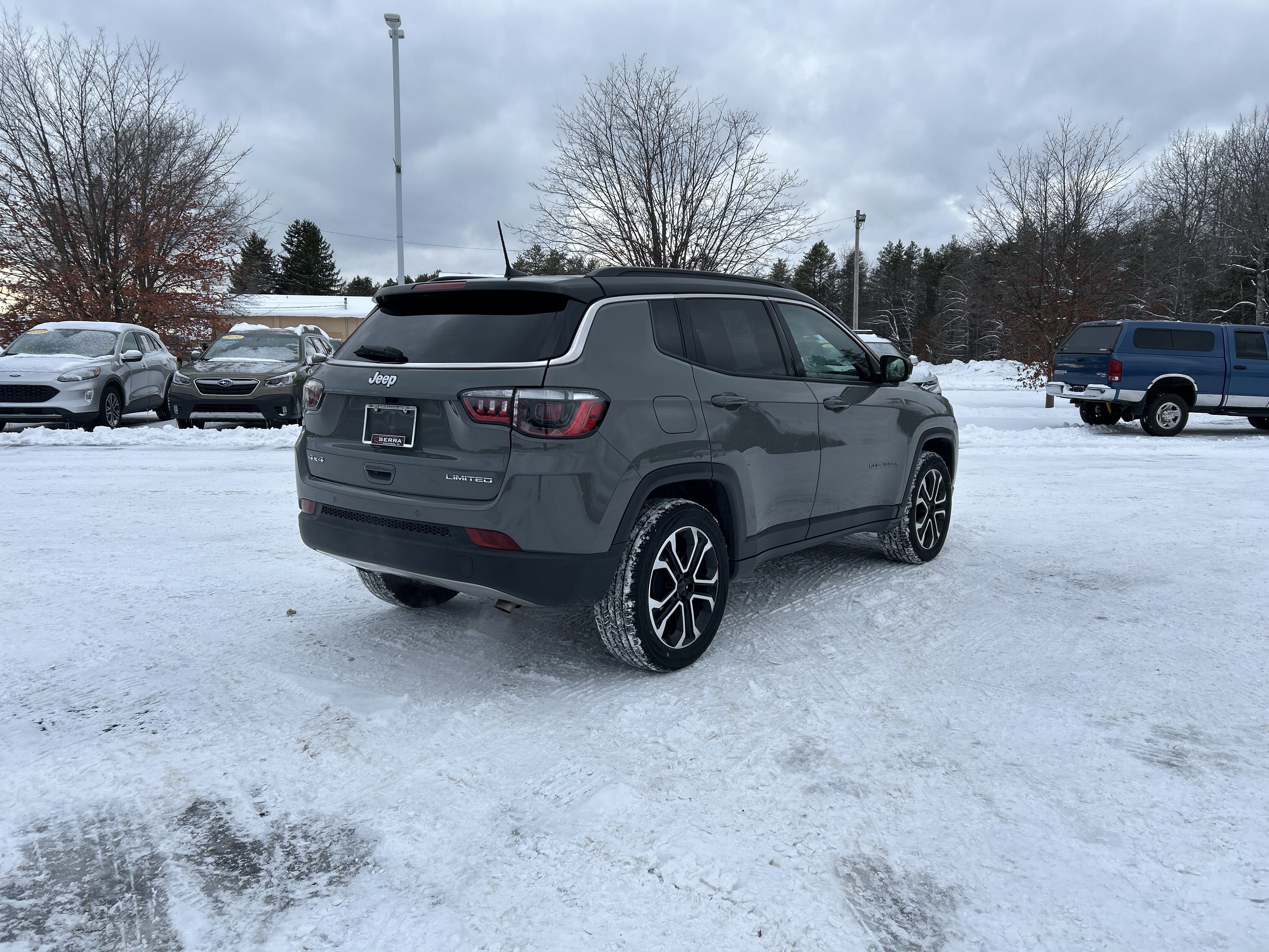 Used 2024 Jeep Compass Limited image 3