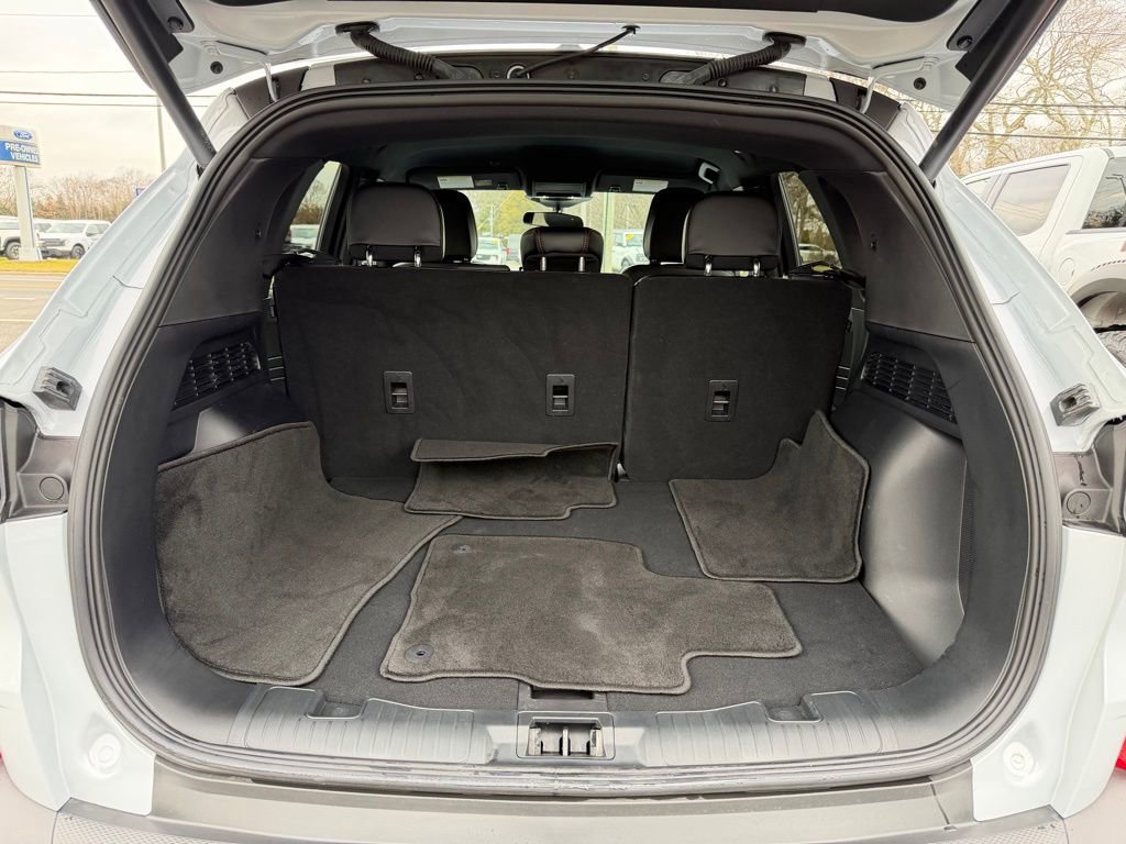 Certified 2025 Ford Escape ST-Line Select w/ Tech Pack #2 image 8