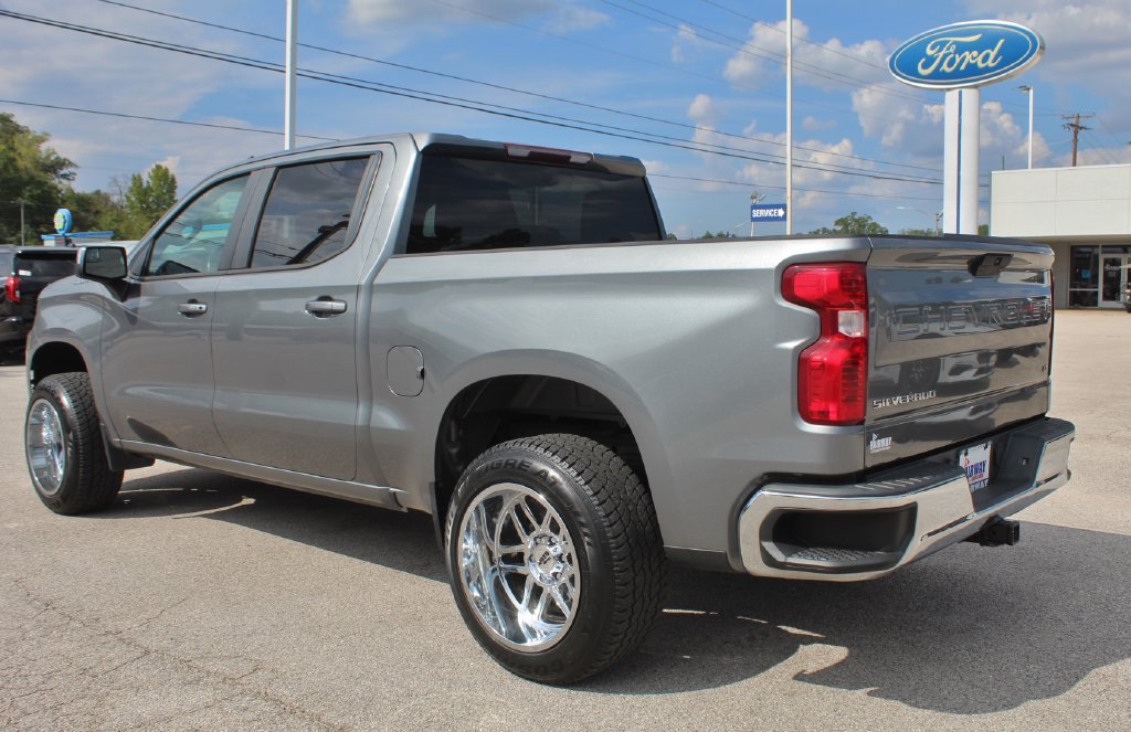 Used 2021 Chevrolet Silverado 1500 LT RWD image 7