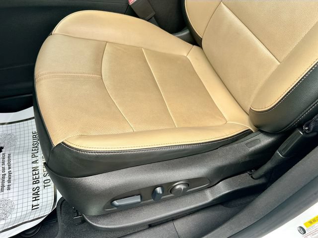 Used 2023 Chevrolet Equinox Premier AWD/4WD image 26