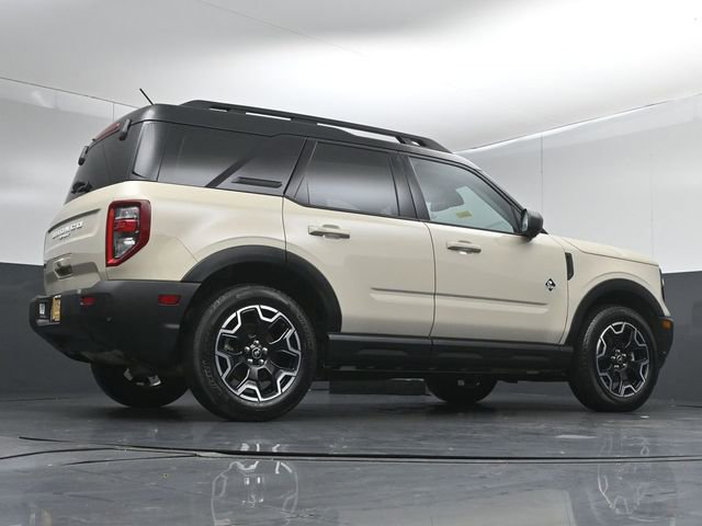 Certified 2025 Ford Bronco Sport Outer Banks w/ Outer Banks Tech Package+ AWD/4WD image 43