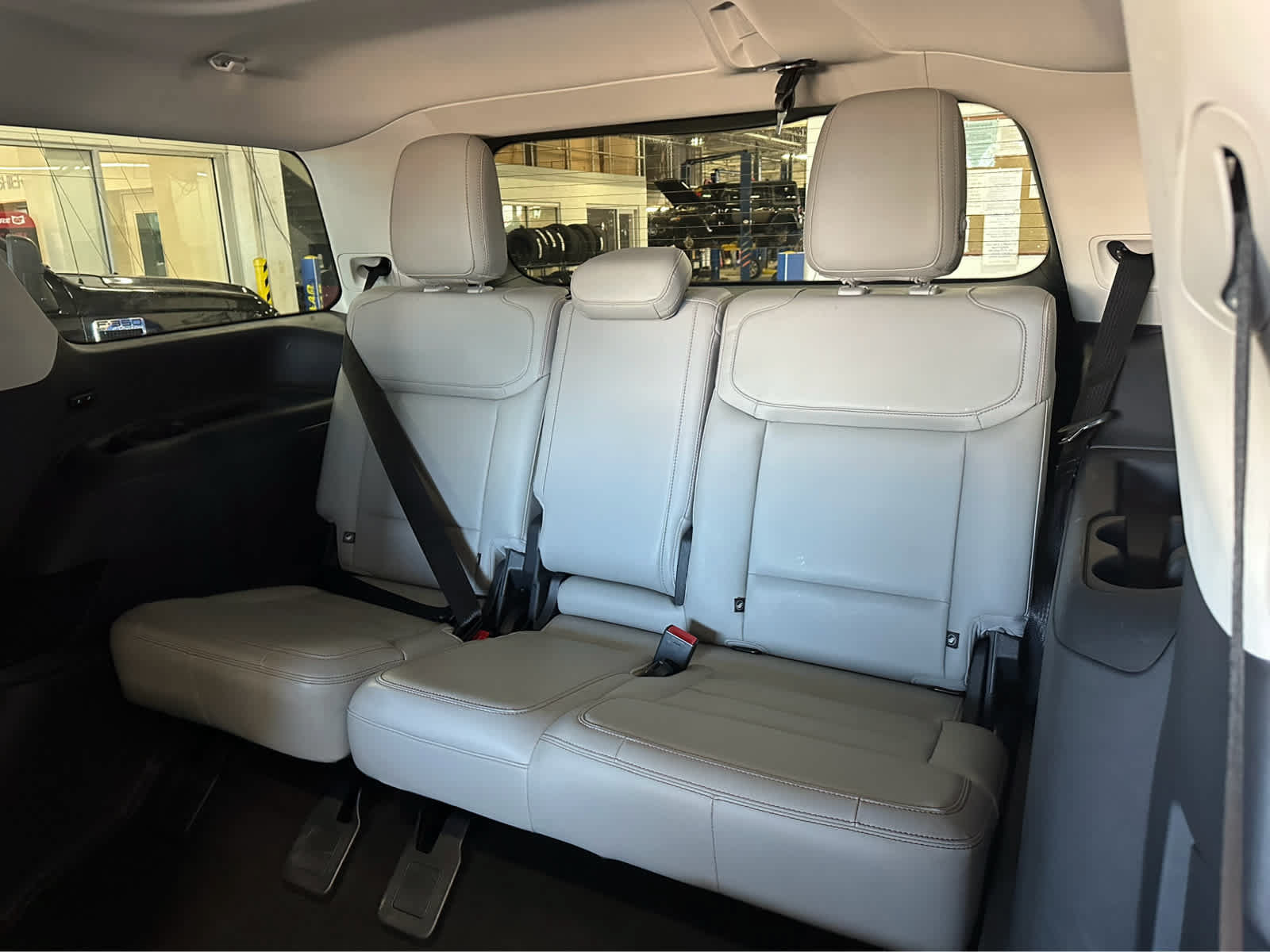 Certified 2025 Ford Expedition Active AWD/4WD image 26