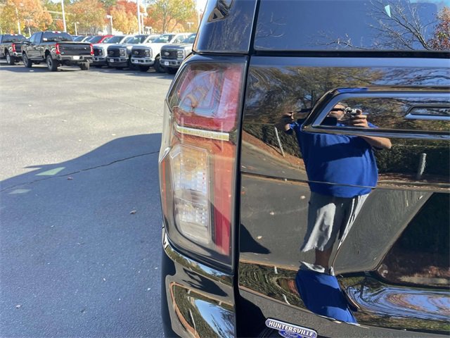 Used 2023 Chevrolet Suburban RST w/ Sport Performance Package image 35