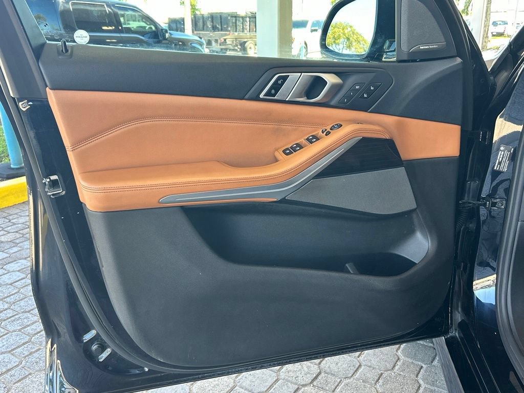 Used 2019 BMW X5 xDrive40i w/ M Sport Package AWD/4WD image 36