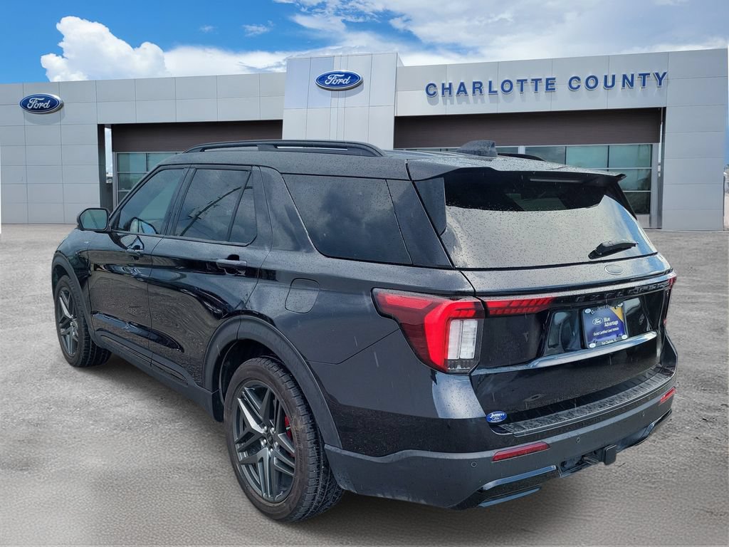 Certified 2025 Ford Explorer ST-Line w/ Premium Package RWD image 4