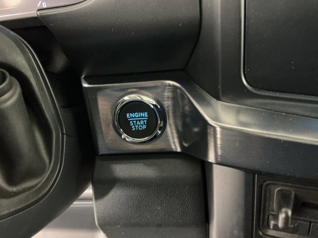 Certified 2025 Ford F450 Lariat w/ FX4 Off-Road Package image 27