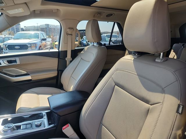Certified 2022 Ford Explorer Limited w/ Limited Technology Package image 22