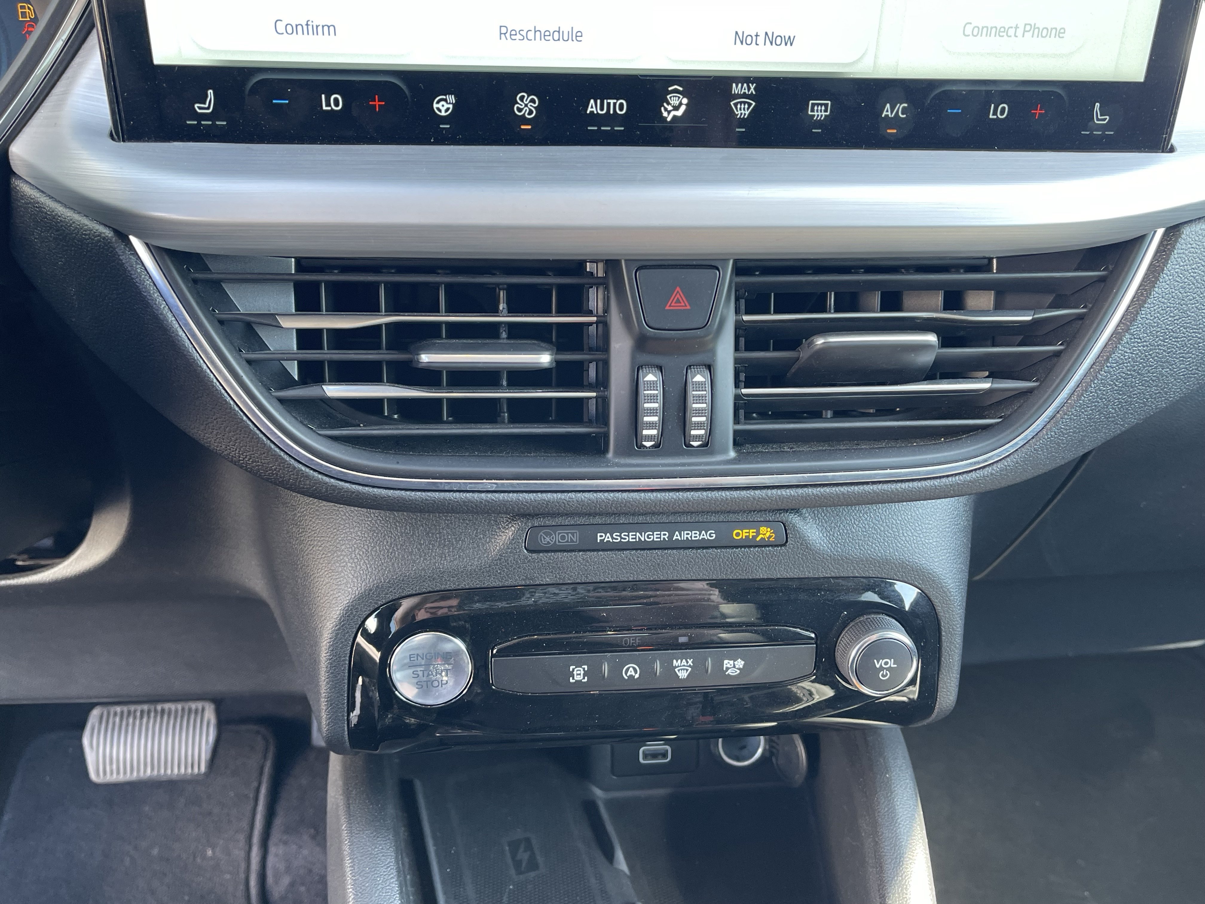 Certified 2025 Ford Escape Platinum AWD/4WD image 18