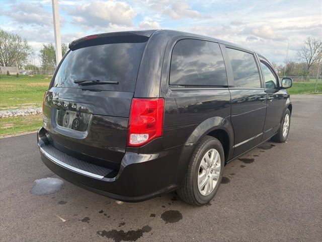 Used 2018 Dodge Grand Caravan SE FWD image 5