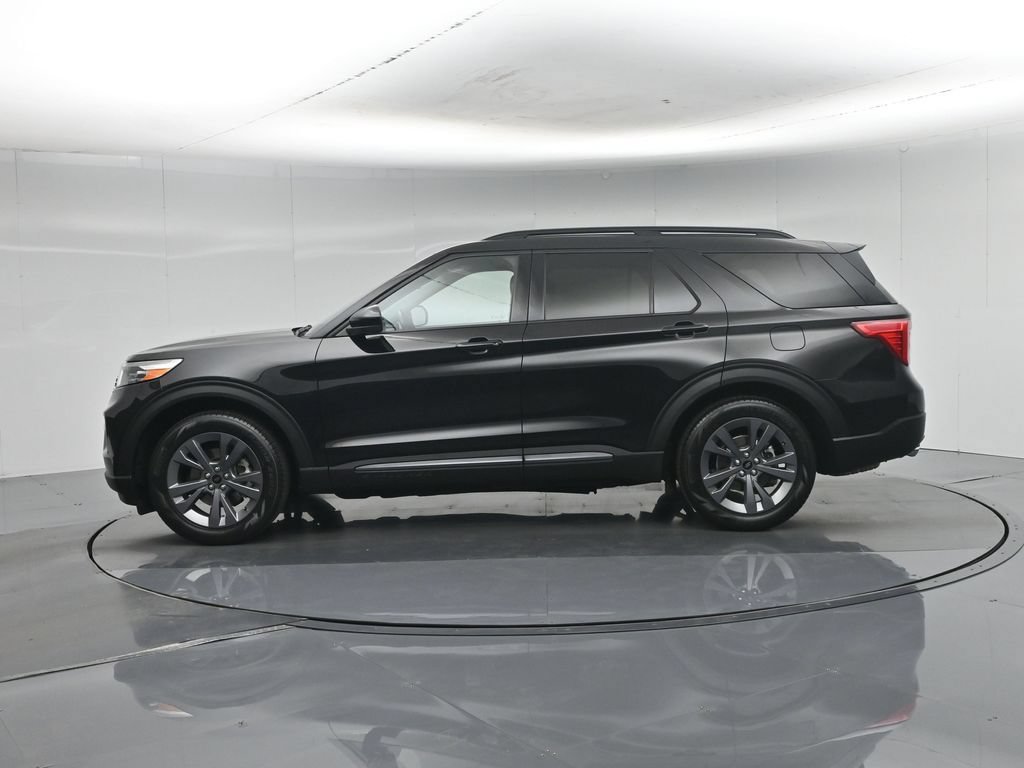 Certified 2023 Ford Explorer XLT w/ Equipment Group 202A RWD image 32