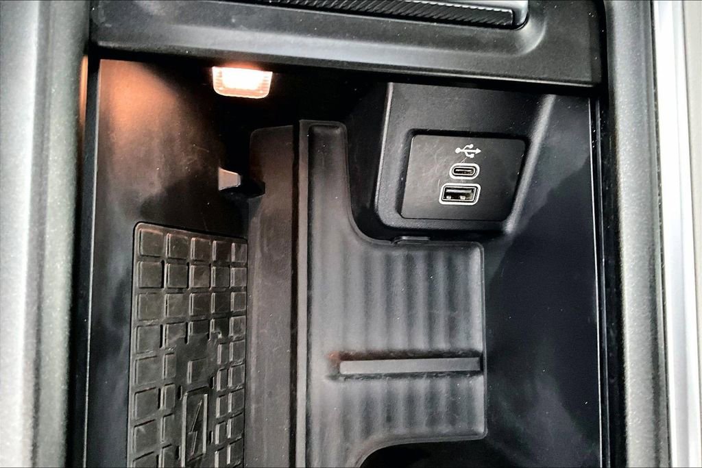 Certified 2025 Ford Expedition Active AWD/4WD image 28