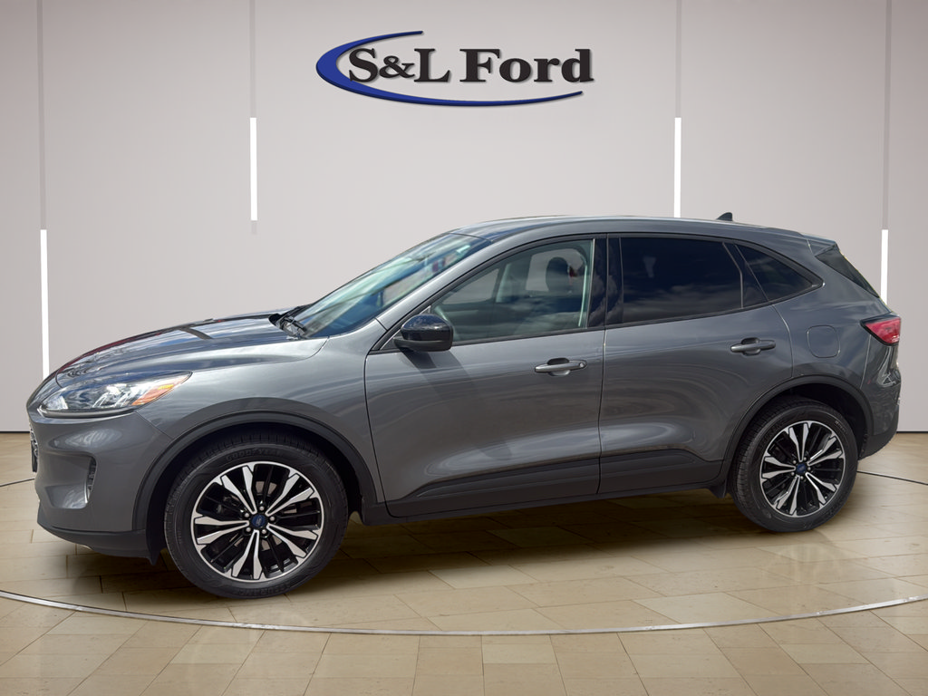 Certified 2022 Ford Escape SE w/ SE Sport Appearance Package AWD/4WD image 3