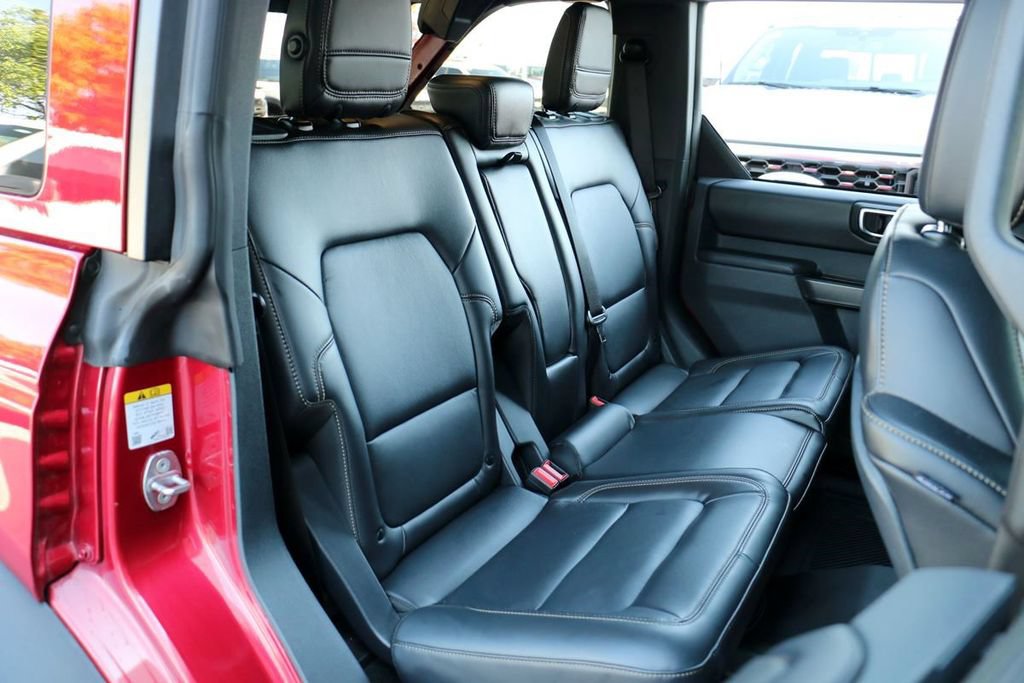 Certified 2025 Ford Bronco Badlands w/ Sasquatch Package AWD/4WD image 32