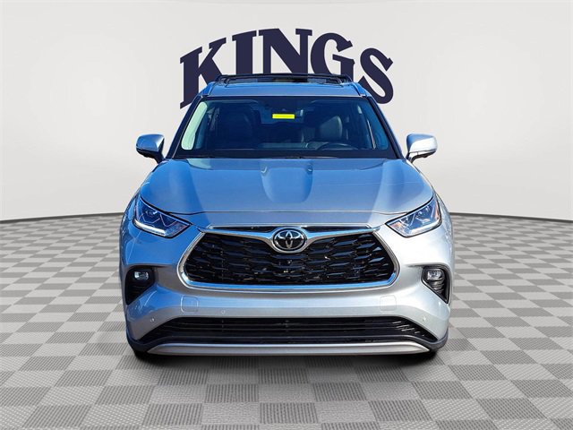 Used 2024 Toyota Highlander Platinum image 8