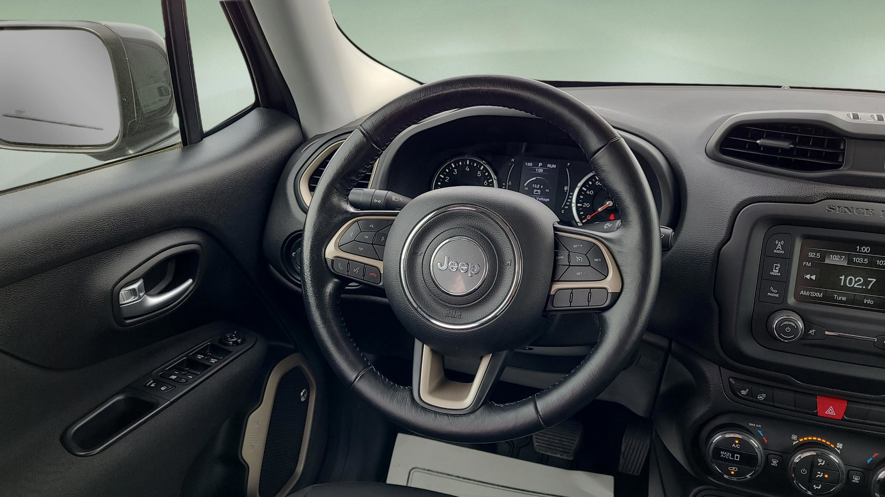 Used 2017 Jeep Renegade Latitude w/ Safety & Security Group image 12