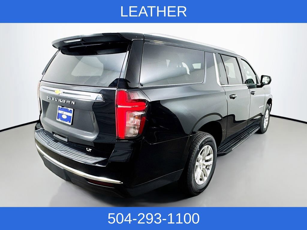 Used 2024 Chevrolet Suburban LT image 3