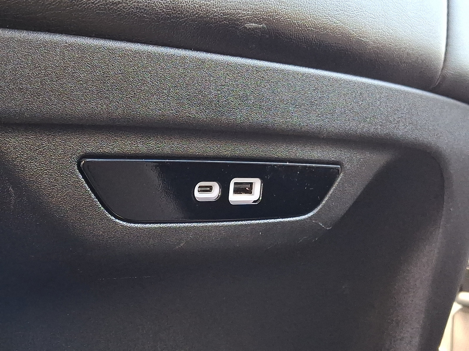 Used 2024 Chrysler Pacifica Touring-L FWD image 13